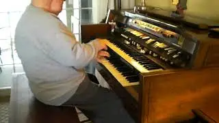 Mike Reed plays Matt Monro's 