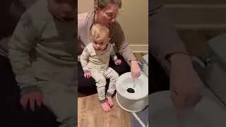 How to potty train a toddler boy, having a perfect baby potty training toilet is important. #potty