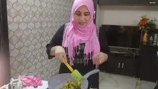 Discover the Secret to Cooking Bullet Chicken with Fouziya Khatib!