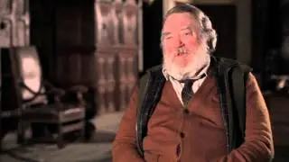 SKYFALL - ALBERT FINNEY