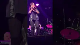 Lisa Stanley- Precious Memories (Live)