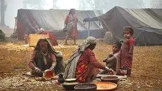 Nepal struggle in Rain & Snowfall ||Village ||बर्फ़ और बारिश की बूंदों के बीच, उनकी मेहनत और लगन ||