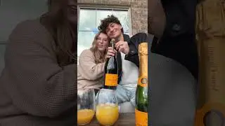 extra good this year 🥂 #mimosa #thanksgiving #family #drinks #vueveclicquot