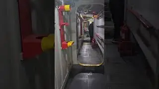 Can you imagine what it's like inside an aircraft carrier--Explore the  Tianjin aircraft carrier