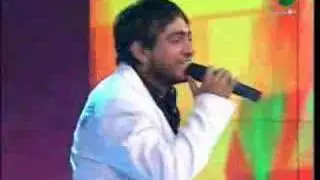 تامر حسني يقلد مصطفى قمر