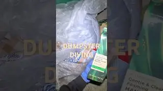 DUMPSTER DIVING FINDS JACKPOT 😱#dumpsterdiving #shortsfeed #shortsvideo #fyp #subscribe