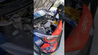 Hyundai WRC rally car start up, warm up, idle (Dani Sordo)