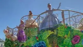 Disneyland Paris Stars on Parade #disney2025 #disneylandparis #disneymagic #frozen #disneyprincess