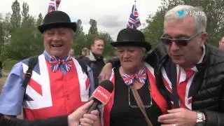 Stemmning fyrir utan h&ouml;llina