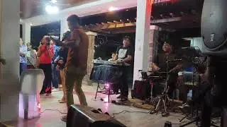 Oh carol covered by RIDE on Q band live set 