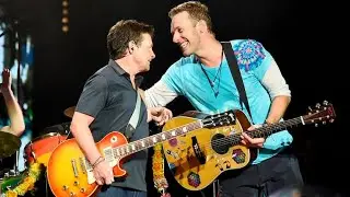 🎸🎬 &iexcl;El D&uacute;o So&ntilde;ado! Coldplay y Michael J. Fox Reviven 'Johnny B. Goode' en un Momento &Eacute;PICO 🌟