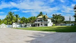 Casa Pé na Areia com Heliporto Homologado à venda na praia de Pernambuco em Guarujá.
