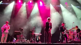 Le&oacute;n Benavente - A la moda