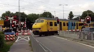 Spoorwegovergang Bilthoven / dutch railroad crossing