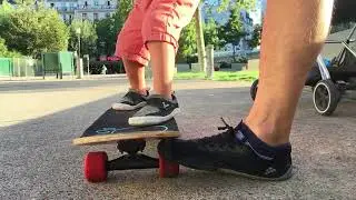 2 years old toddler learns skateboarding - Foot position