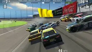 Nascar Heat Mobile-Chicagoland [Big Crash]