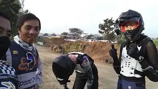 Wheelie tutorial with Sarah Lahbati and Michelle Dee