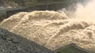Wivenhoe and Somerset dams in flood   Brisbane