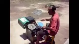 BATERISTA MONSTRO