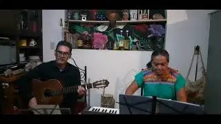 Alfonsina y el mar compuesta por Felix Luna y Ariel Ramirez. Interpretan Lili y Arturo.