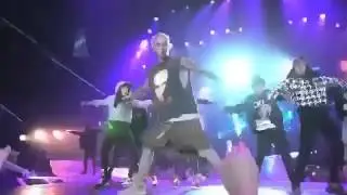 RoryKramer׃ &ldquo;O irm&atilde;ozinho @justinbieber arrasou no show de abertura&ldquo;