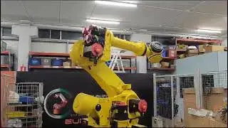 Fanuc R2000 210F R30iA controller at UsedRobotsTrade