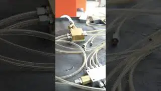 When the progressive distributor distributes the flow of oil-air.. #factory  #machine  #lubrication