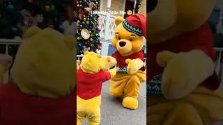 Children meet their favorite Disney characters ❤️ #baby #disney #cute
