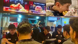 KFC Chicken Zinger Burger 🍔 Crispy Burgers 🍔 KFC Peshawar Pakistan 🇵🇰 