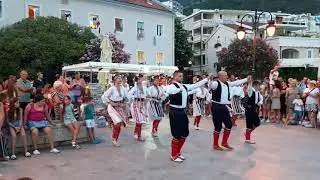 КЦ „Стара Будва“ у Рафаиловићима, са концерта 27.07.2️⃣0️⃣2️⃣2️⃣. / KC „Stara Budva“ u Rafailovićima