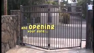 AUTOMATIC FOLDING GATE