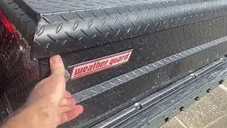 Быстрый способ открыть ящик для инструментов Weatherguard Truck без помощи слесаря!