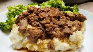 Ninja Foodi Beef Tips with Mash Potatoes & Gravy