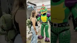 Монти Гатор продаётся в Spirit of Halloween FNaF Security Breach animatronic