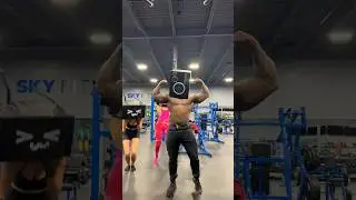 BIG SPEAKER MAN FLEXING!!😳