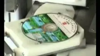 Four-colour open inkwell pad printer with conveyer for CD