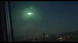 Mysterious green glowing &lsquo;fireball&rsquo; like object spotted over sky in Moscow, Russia