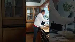Kip kerrie worstenbroodje maken #shorts #kookprogramma #recept #10kcreator #thuis