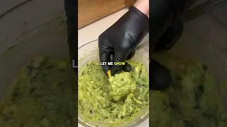 Chipotle&rsquo;s Guacamole 🥑🌶️ recipe ⬇️ #guacamole #guacamolerecipe #chipotle #mealprep #dinner