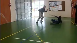 D&eacute;fense sur une attaque au couteau avec une matraque t&eacute;l&eacute;scopique  #Acad&eacute;mie Robert Paturel