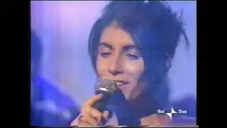 Giorgia - Di sole e d'azzurro (Live a Top Of The Pops 2001)