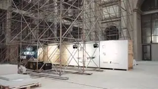 S&uuml;dseeboot schwebt ins Humboldt Forum