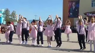 Işın Karaca Türkiye için 23 nisan şarkısı