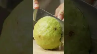 #100dayschallenge #day14 | Satisfying Video | Juicy Guava Fruit Cutting | ASMR #satisfyingvideo