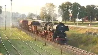 Dampflok 52 8075-5 im ehemaligen Bw Altenburg und auf dem Weg nach Gera