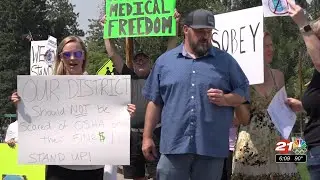 Sisters protestors rally against mask mandate for k-12 students