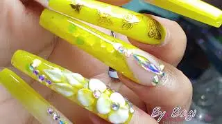 Uñas de Verano en tonos Amarillo Neon🌸🌺 3D🌷Butterflies dorados🌻 #uñasdetemporada