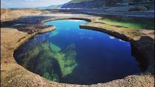Figure 8 pool ( Royal National Park, Sydney Australia)