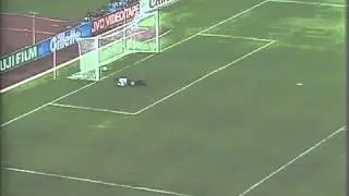 Shit, did you see that? He must have a foot like a traction engine (Alan Partridge)