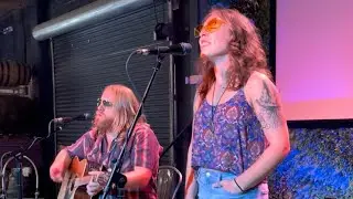 BJ Wilbanks and Carly Gibson live music perform at the Atlanta Mushroom Market
